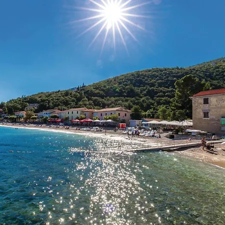 度假居 Awesome In Mošćenička Draga