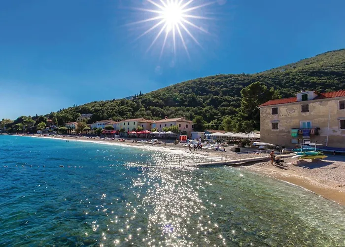 Nyaraló 2 Bedroom Cozy In Mošćenička Draga