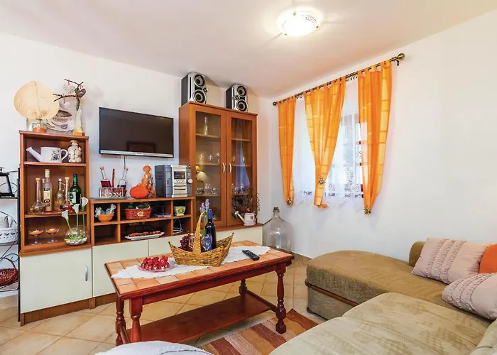 2 Bedroom Cozy In Nyaraló *