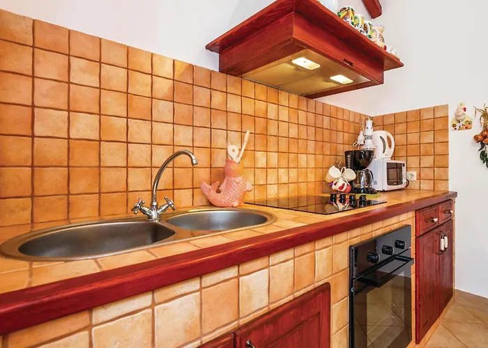 2 Bedroom Cozy In