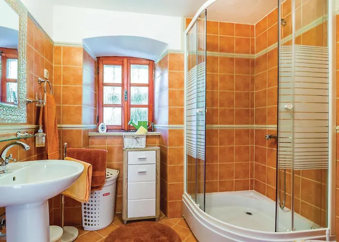2 Bedroom Cozy In Nyaraló *