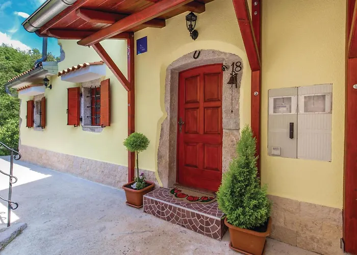 2 Bedroom Cozy In
