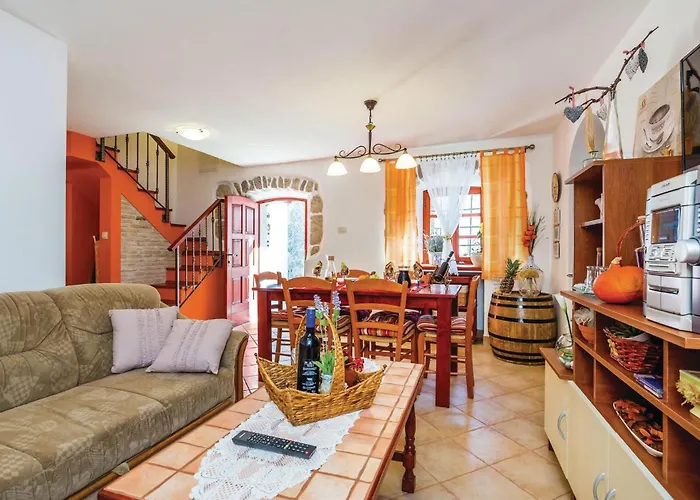 別荘 2 Bedroom Cozy In