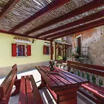 Feriehus Awesome In Mošćenička Draga