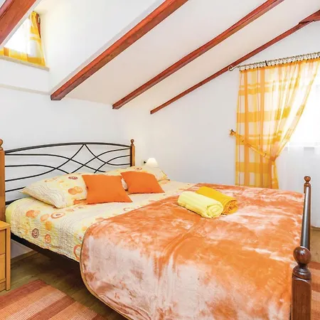 Holiday home Gorgeous In With Kitchen Moscenicka Draga