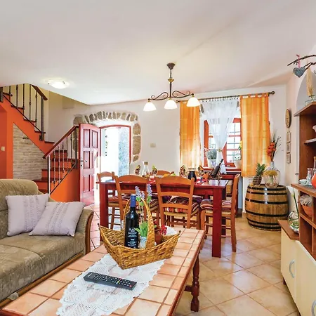 Holiday home Gorgeous In With Kitchen