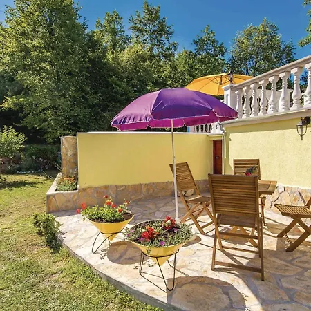 Holiday home Gorgeous In With Kitchen *